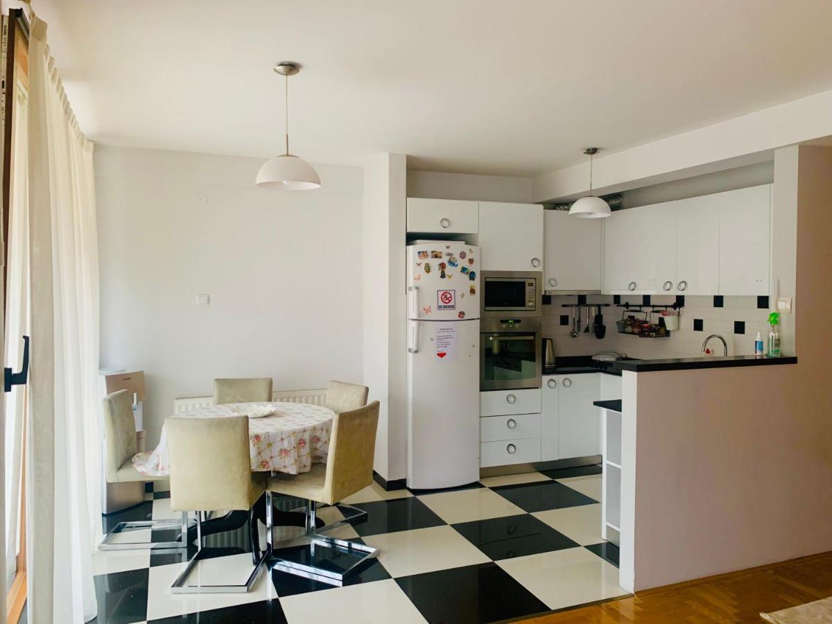 Cozy City Center Apartment Prizren Buitenkant foto